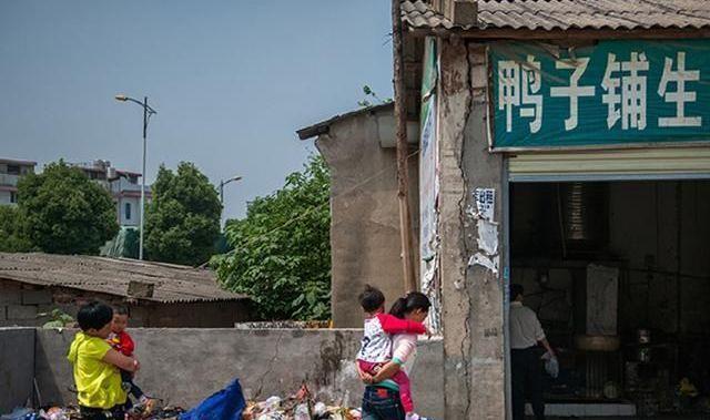 鸭子铺最新,鸭子铺最新，一场关于时尚与传统的争论